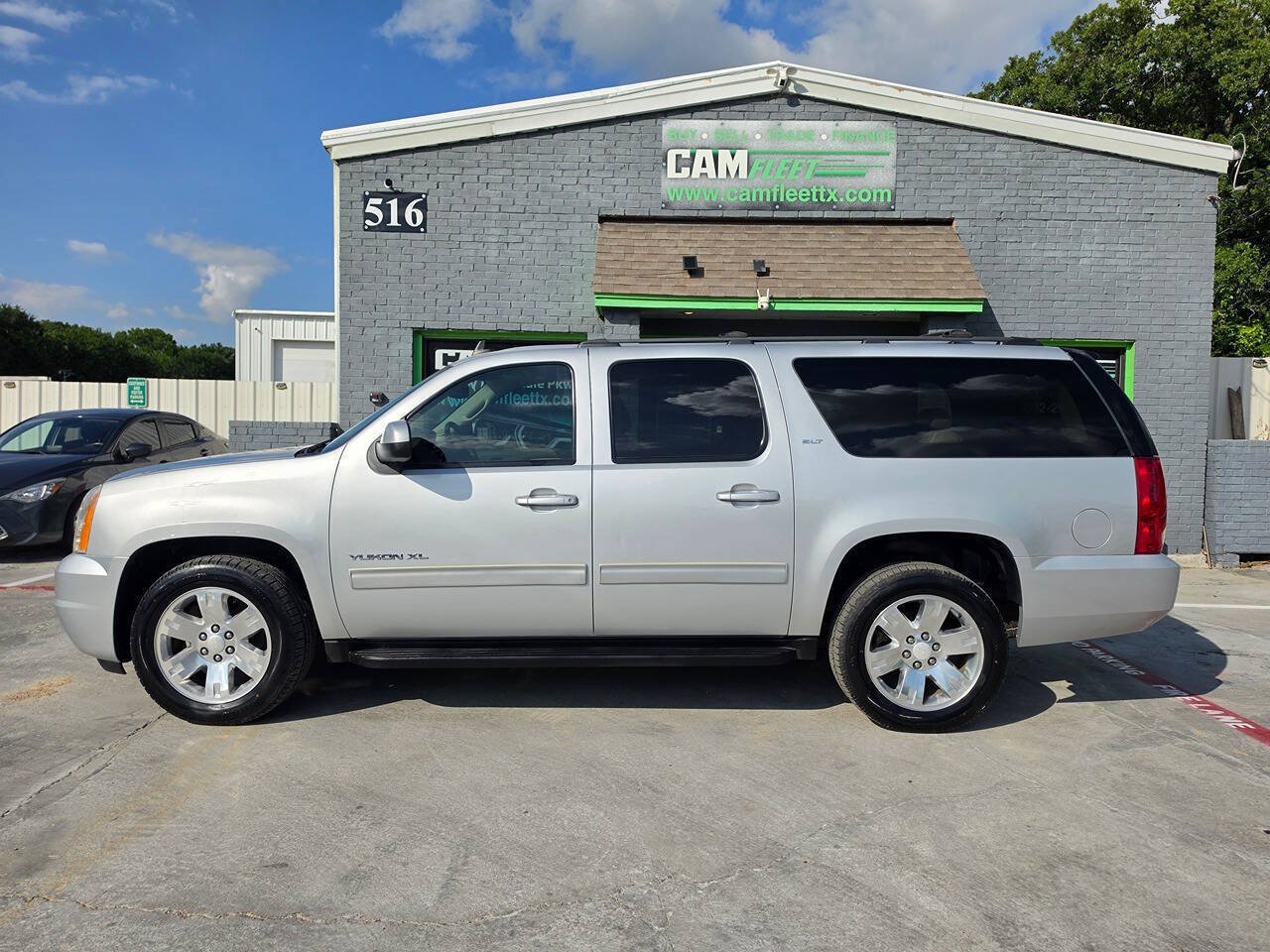 Used 2014 GMC Yukon XL SLT w/ SLT-2 Equipment Package RWD image 19