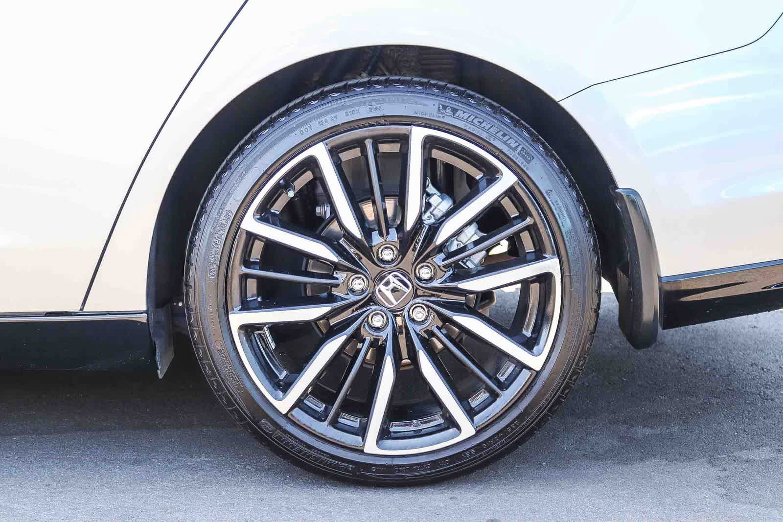 Used 2024 Honda Accord Touring image 11