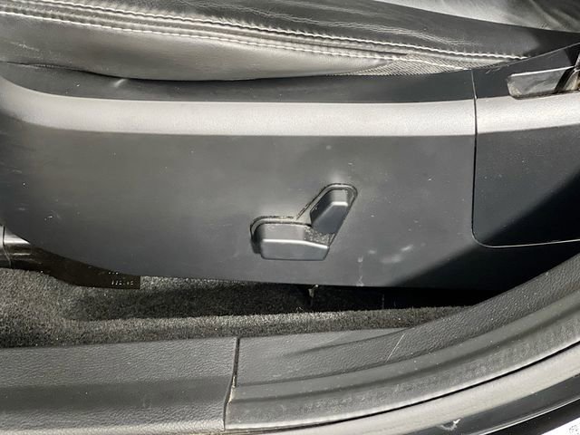 Used 2011 Chrysler 200 Limited image 11