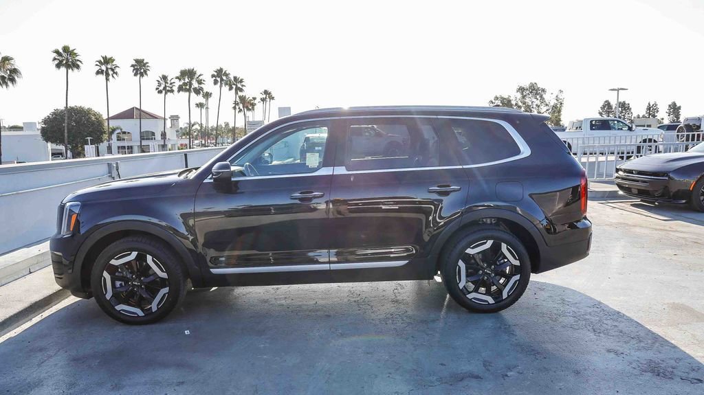 Used 2025 Kia Telluride S AWD/4WD image 14