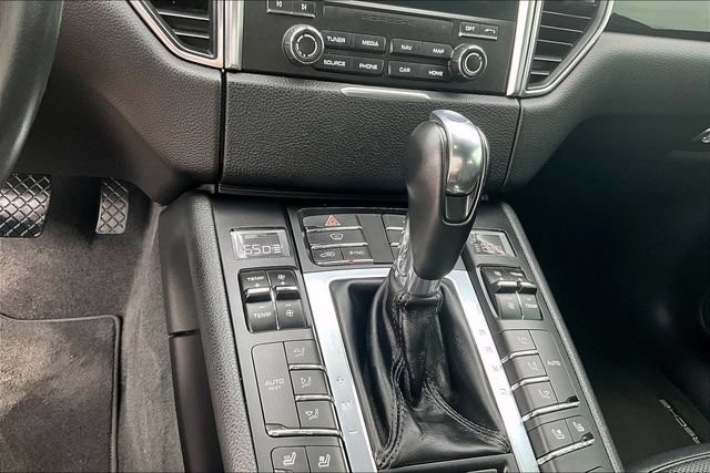 Used 2018 Porsche Macan AWD/4WD image 26