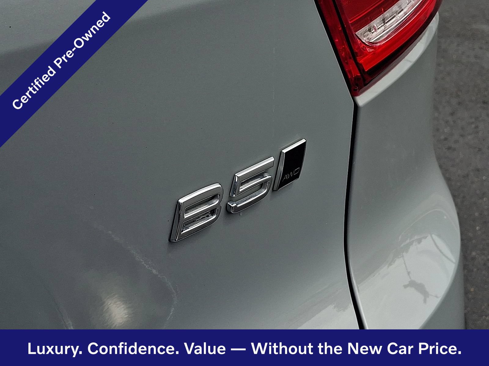 Certified 2024 Volvo XC40 B5 Plus w/ Protection Package Premier AWD/4WD image 32