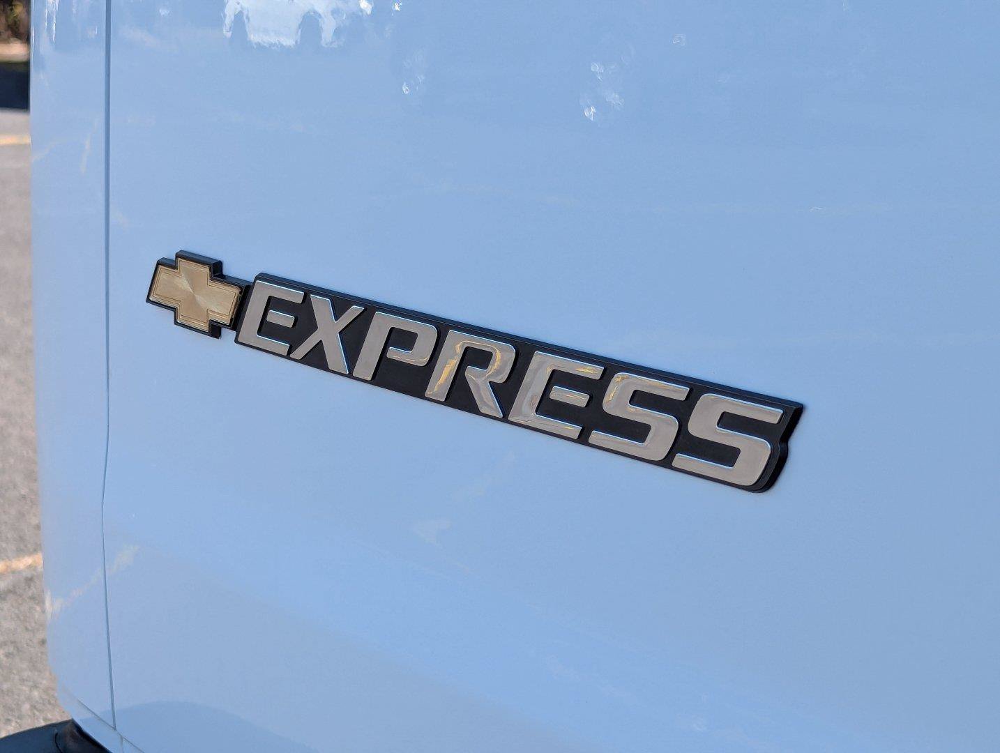 Used 2025 Chevrolet Express 2500 w/ Driver Convenience Package RWD image 22