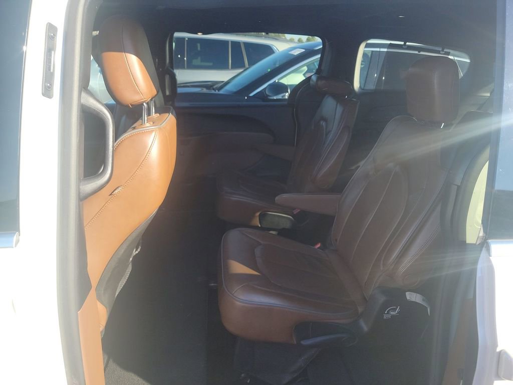 Used 2020 Chrysler Pacifica Limited w/ Advanced Safetytec Group image 16