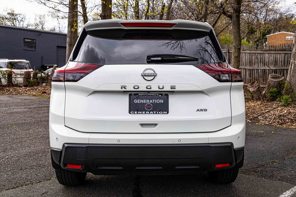 Certified 2024 Nissan Rogue S image 5