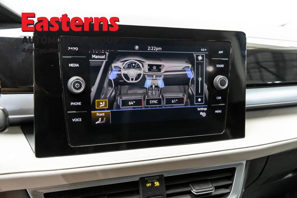 Used 2025 Volkswagen Taos SE FWD image 18