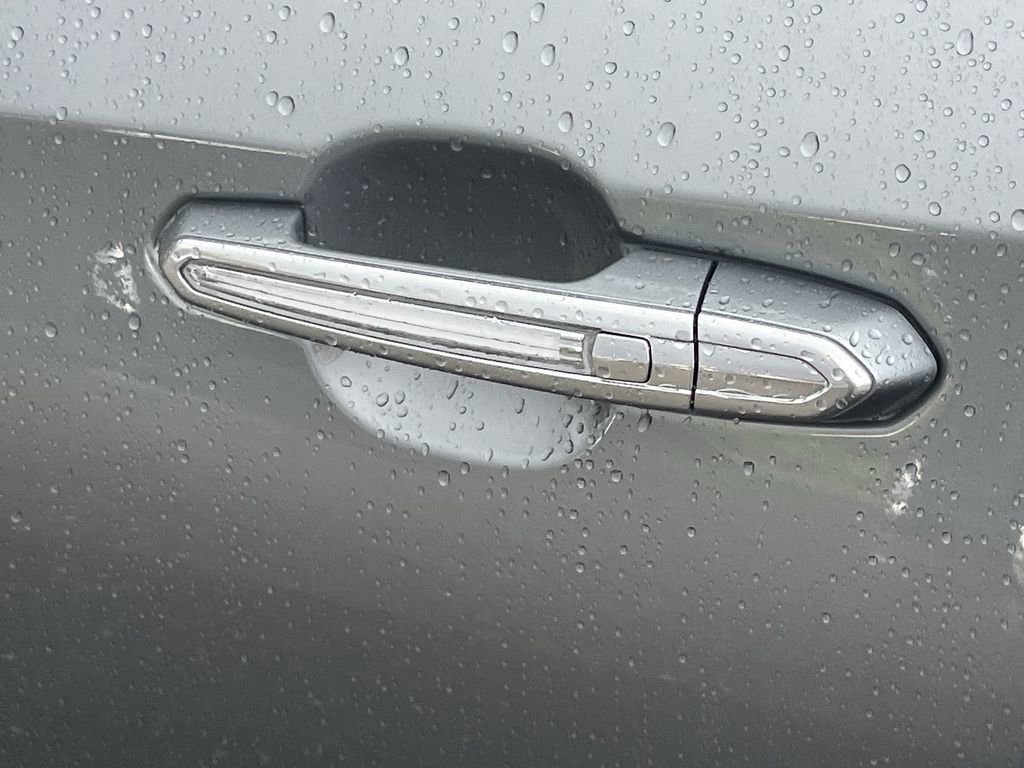 Used 2024 Cadillac XT4 Premium Luxury image 33