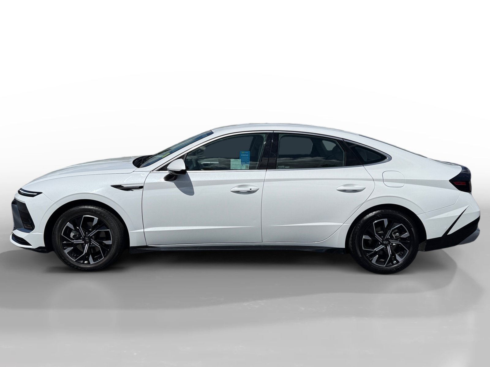 Used 2025 Hyundai Sonata SEL FWD image 2