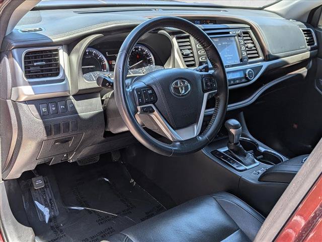 Used 2017 Toyota Highlander Limited AWD/4WD image 10