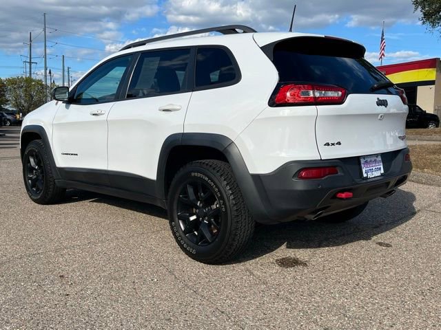 Used 2018 Jeep Cherokee Trailhawk image 2