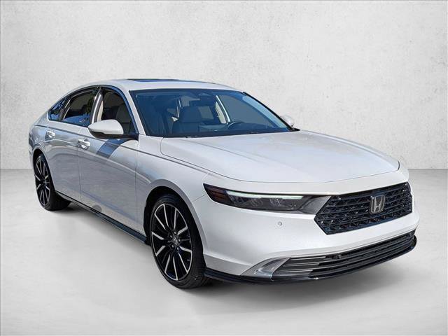 Used 2023 Honda Accord Touring image 3