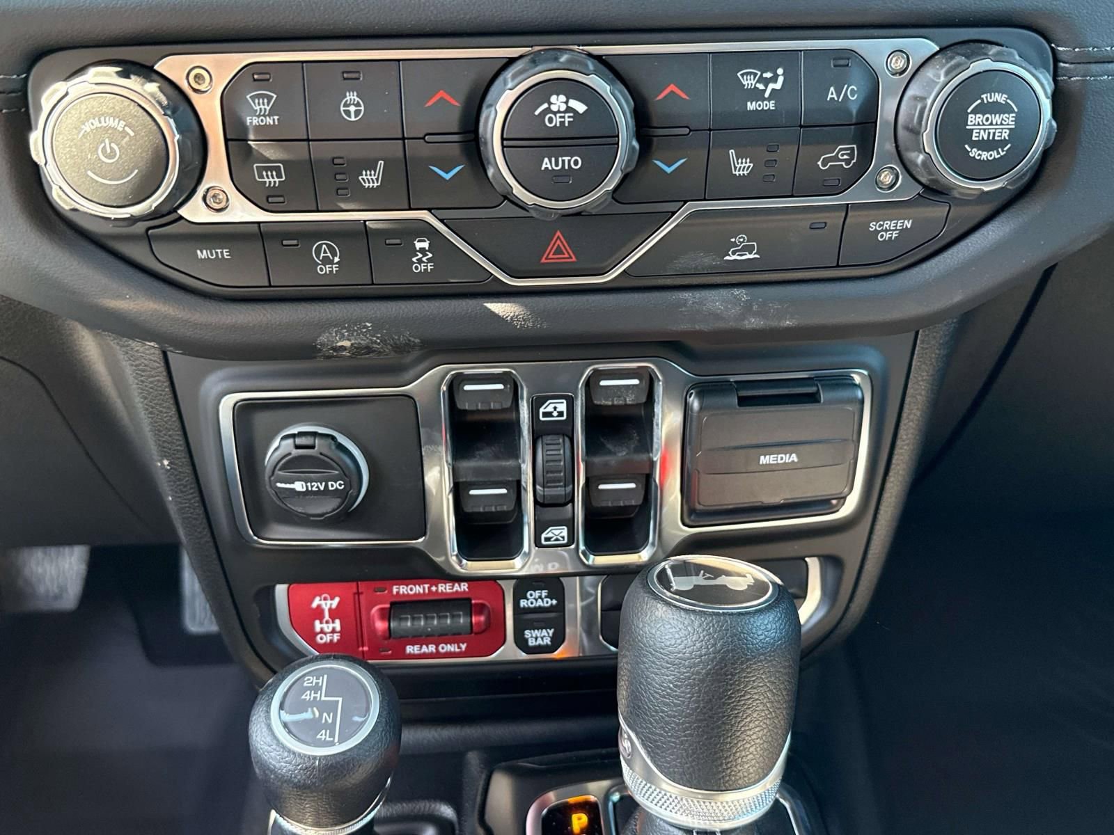 New 2026 Jeep Wrangler Unlimited Rubicon image 16