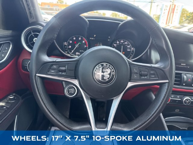 Used 2018 Alfa Romeo Giulia AWD image 14