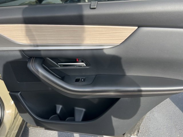 New 2025 MAZDA CX-70 Plug-In Hybrid w/ Premium Pkg image 28