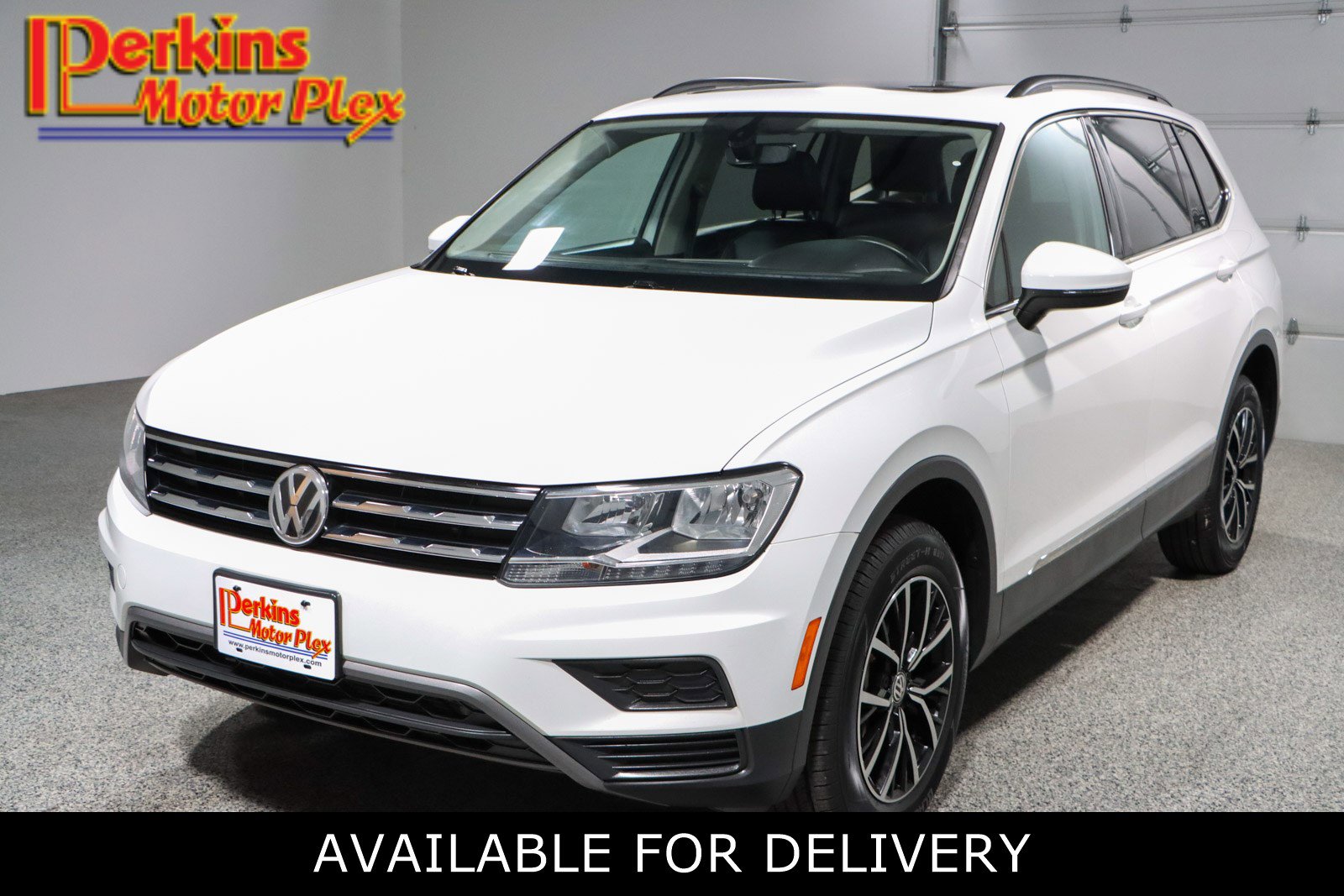 Used 2021 Volkswagen Tiguan SE w/ Panoramic Sunroof Package