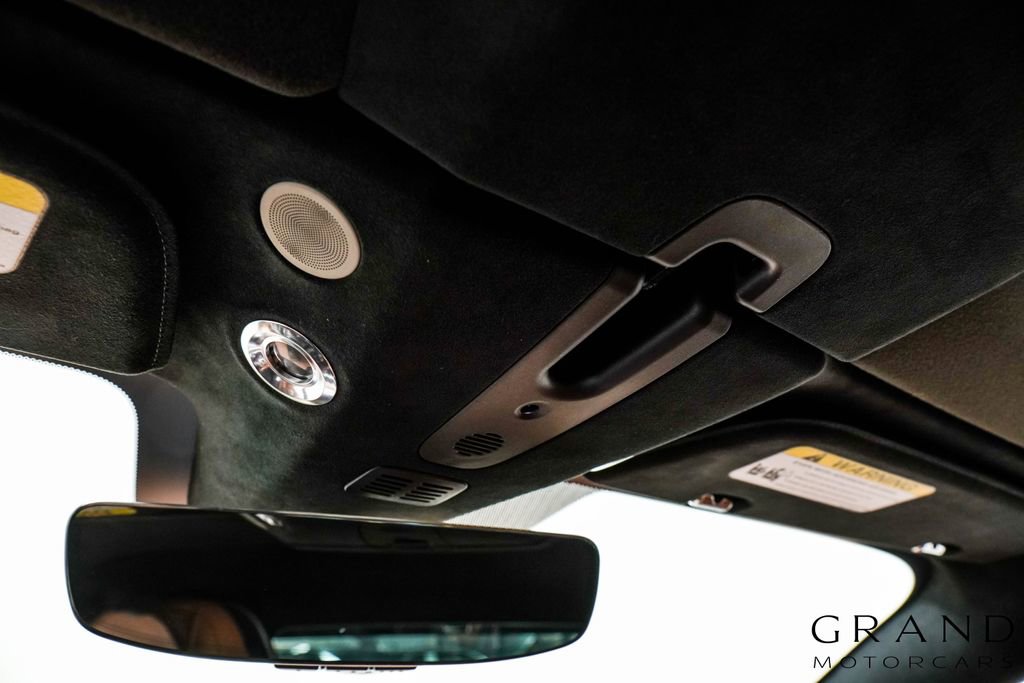 Used 2021 Aston Martin V8 Vantage Roadster RWD image 40
