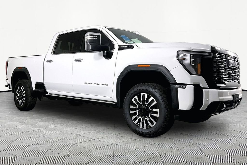 Used 2025 GMC Sierra 2500 Denali Ultimate w/ Max Trailering Package AWD/4WD image 3