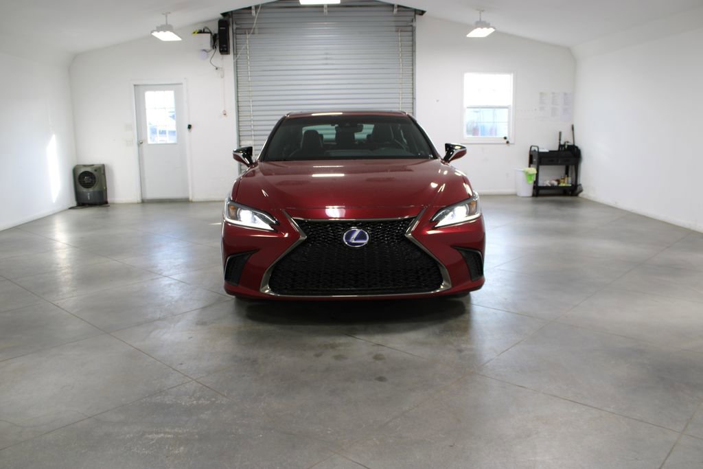 Used 2022 Lexus ES 300h F Sport image 3