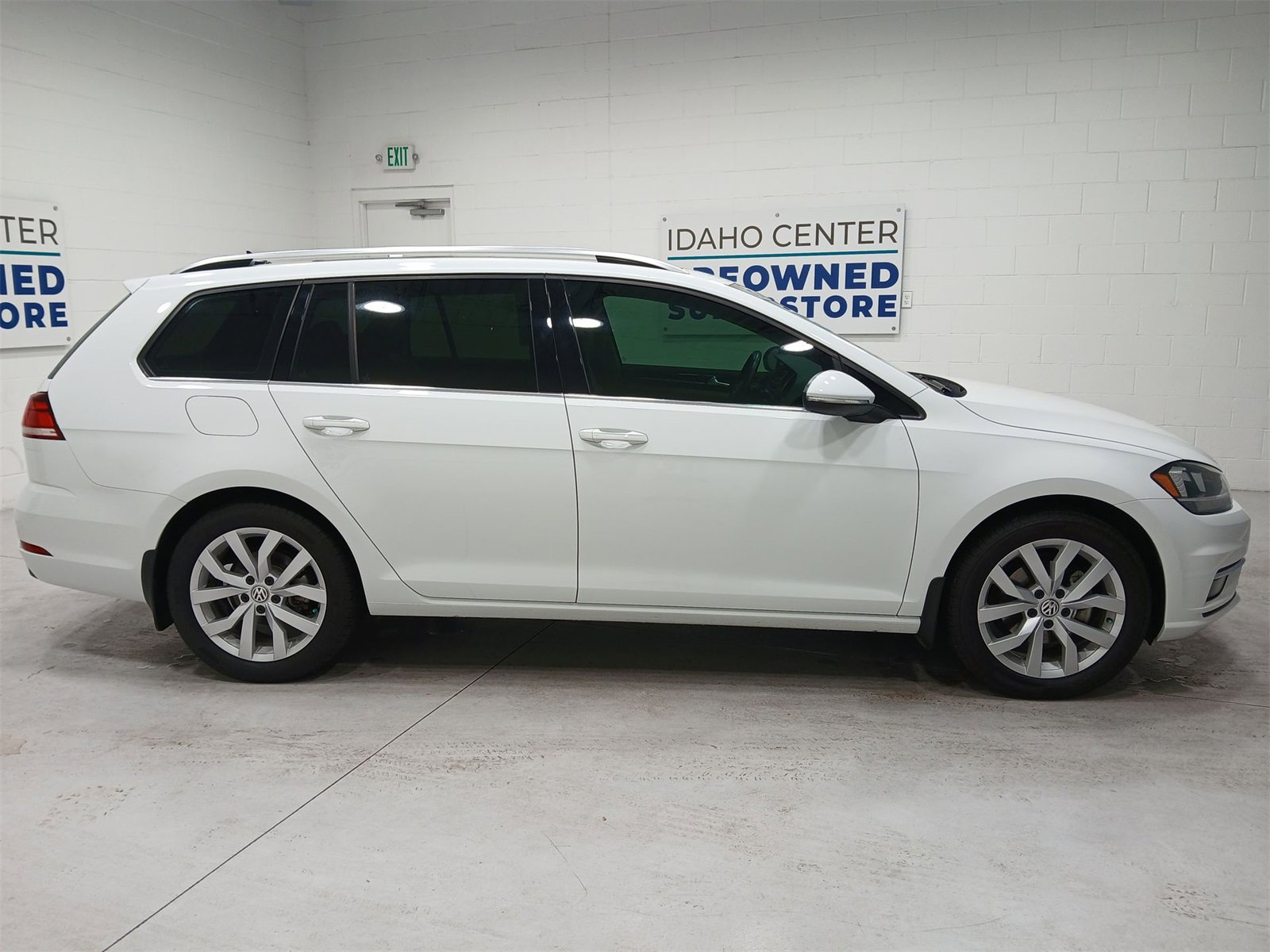 Used 2018 Volkswagen Golf SEL image 9