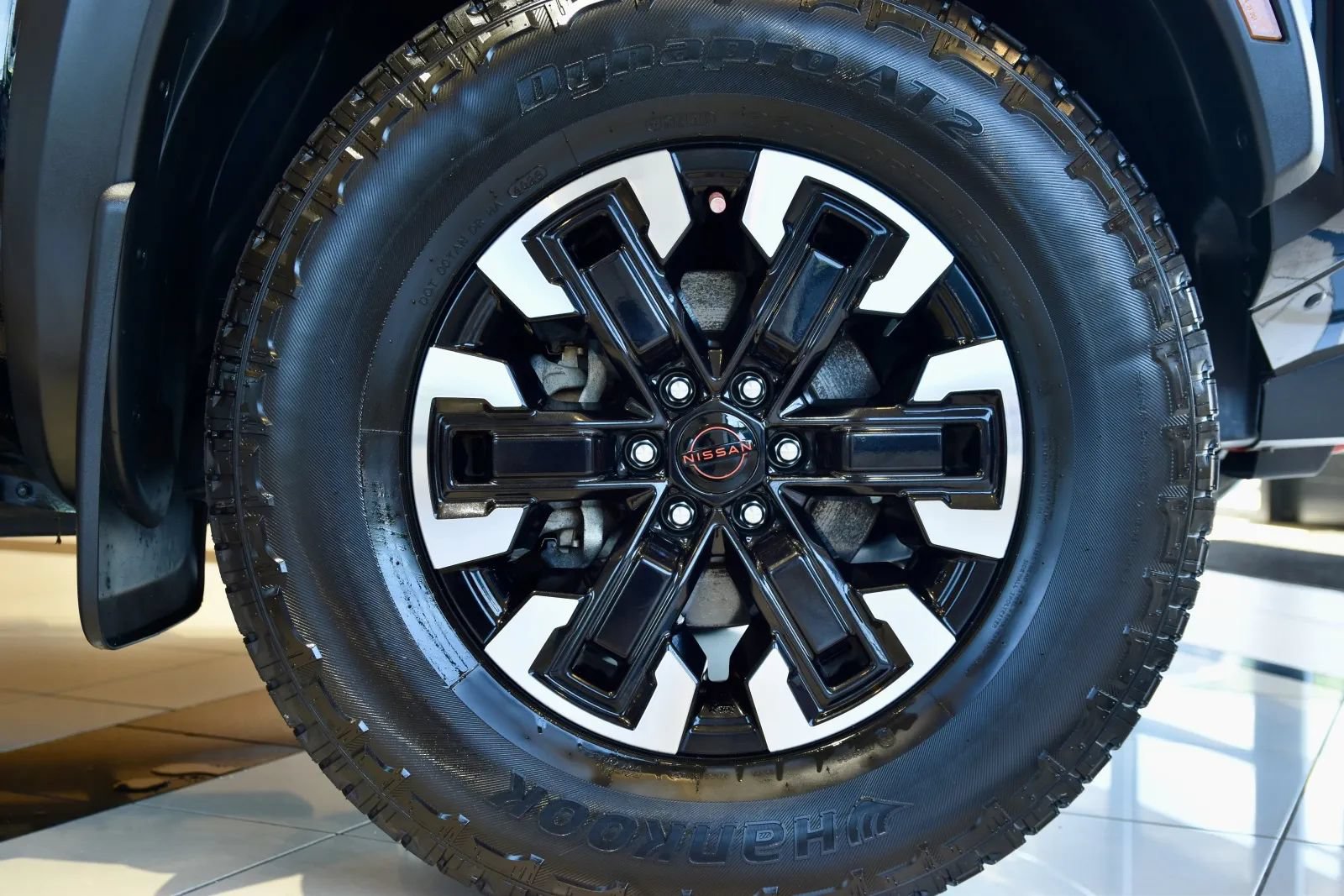 Used 2024 Nissan Frontier PRO-4X w/ Technology Package AWD/4WD image 11