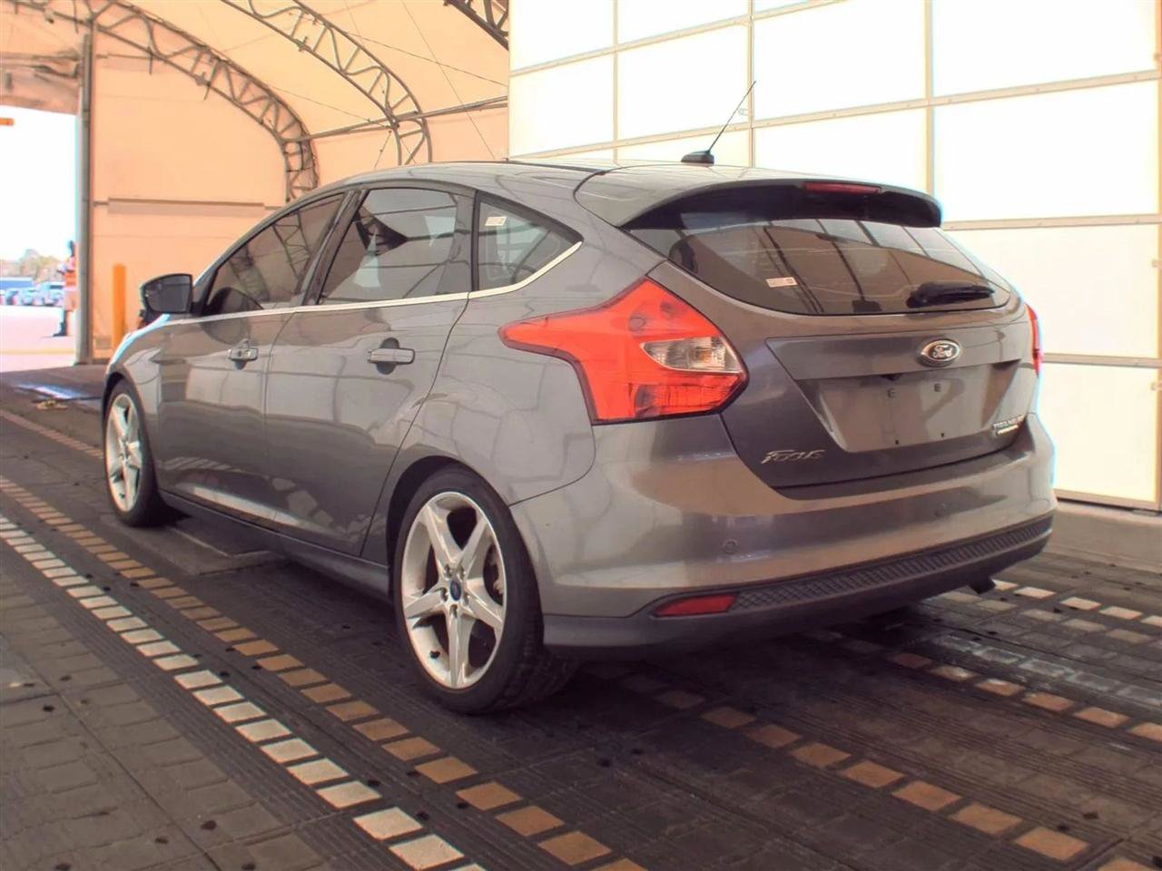 Used 2014 Ford Focus Titanium FWD image 8