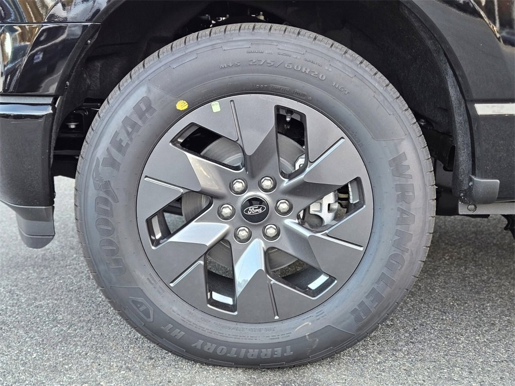 New 2025 Ford F150 Lightning Lariat image 30