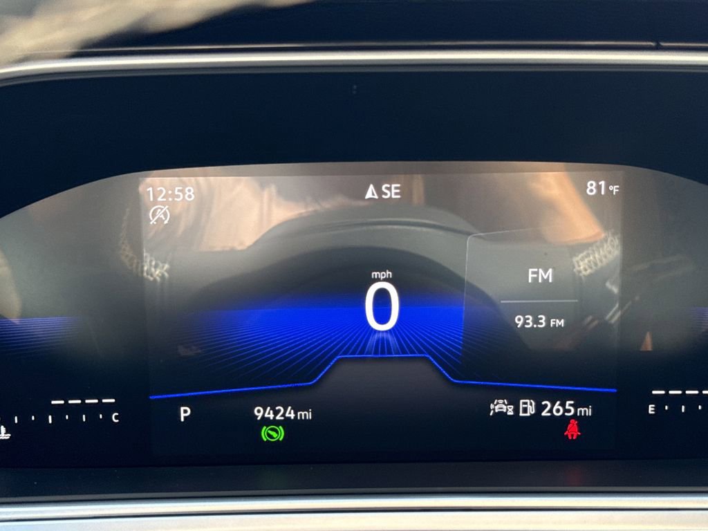 Used 2025 Volkswagen Taos SE image 35