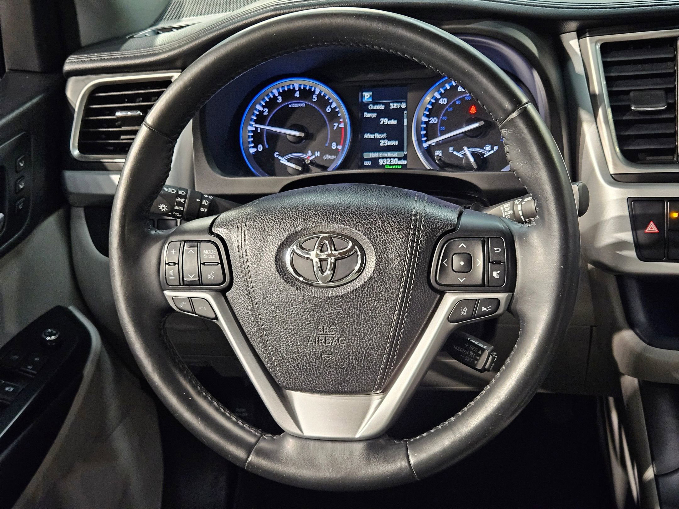 Used 2017 Toyota Highlander Limited Platinum image 27