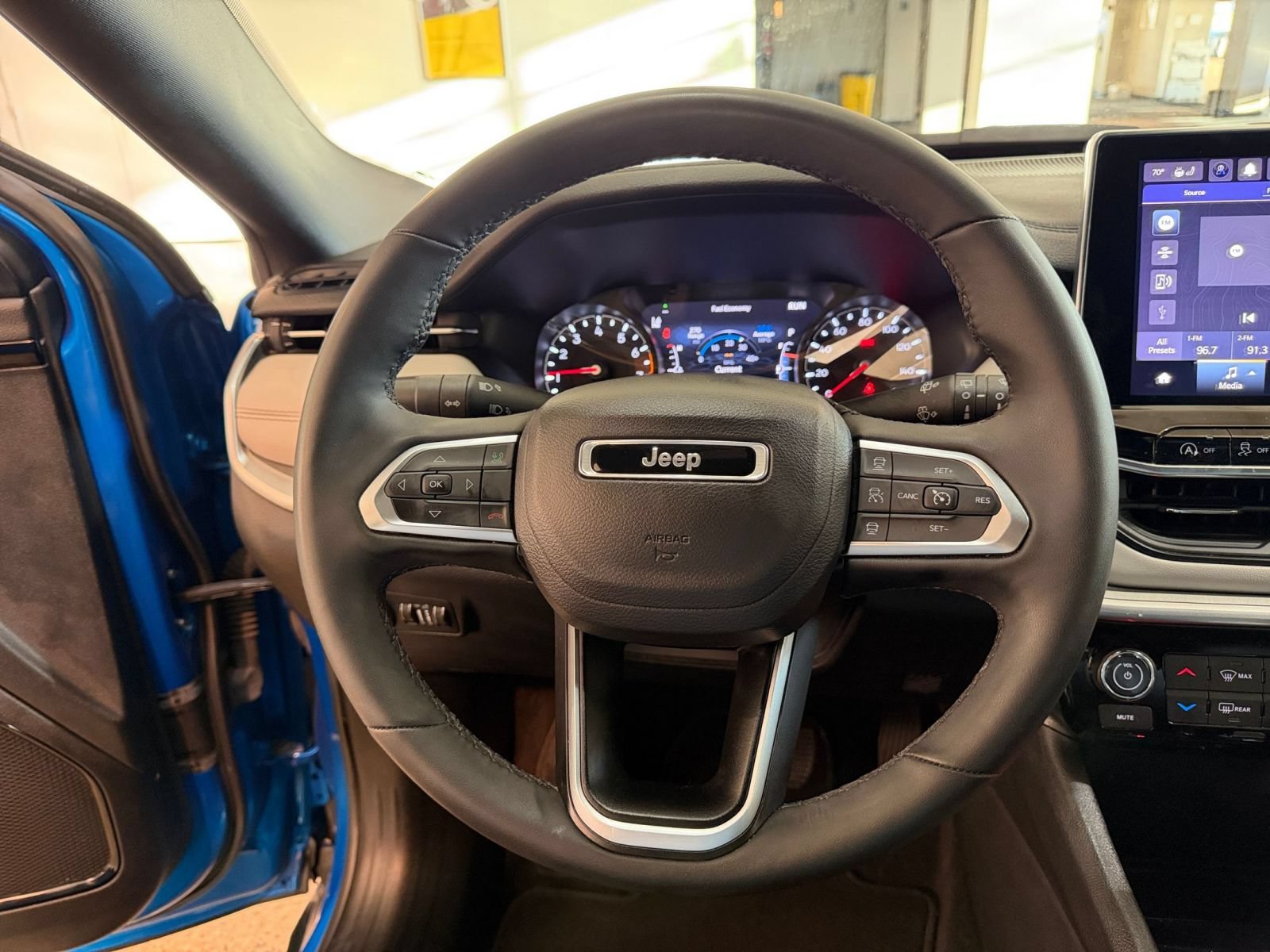 Used 2025 Jeep Compass Limited AWD/4WD image 27