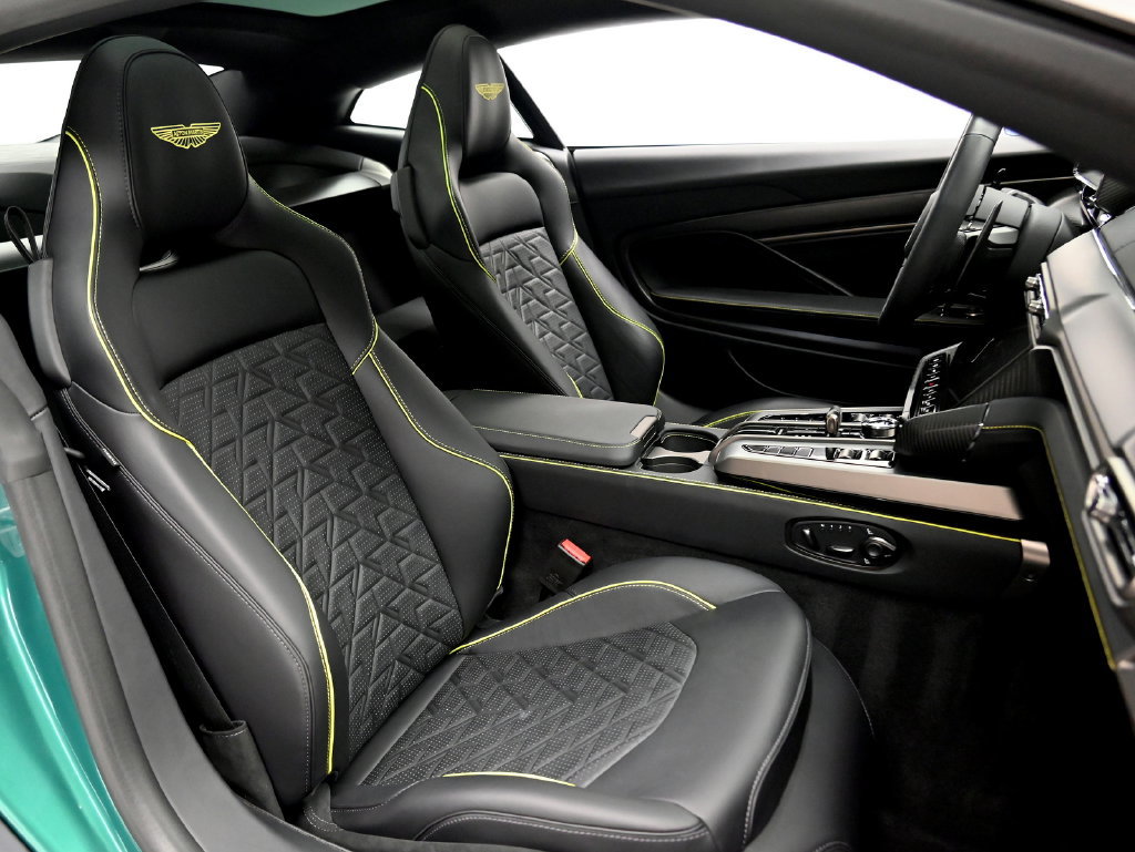 Used 2025 Aston Martin Vanquish RWD image 8