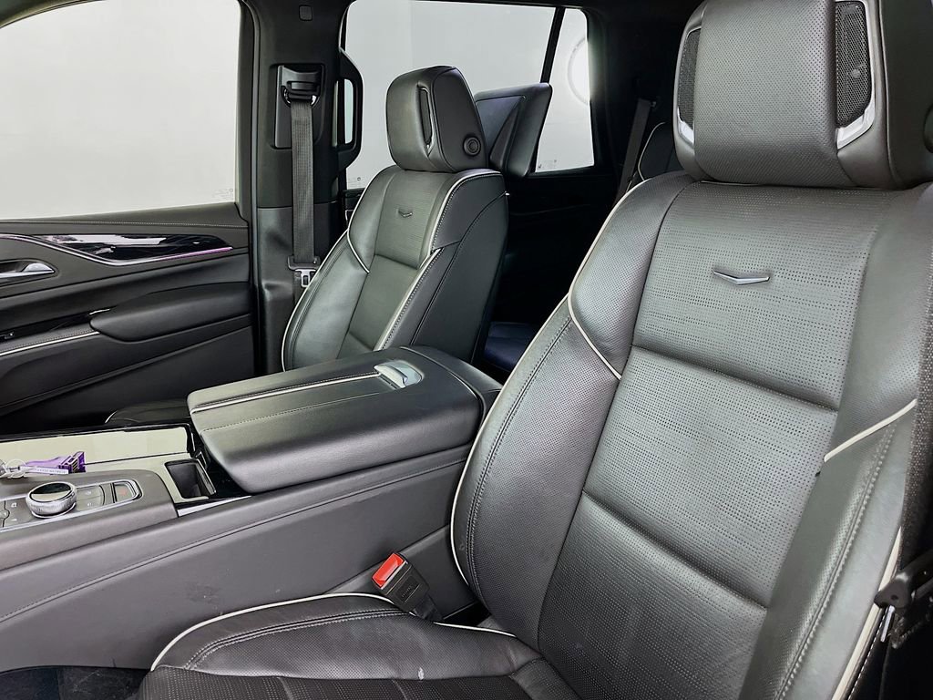 Used 2023 Cadillac Escalade Sport AWD/4WD image 32
