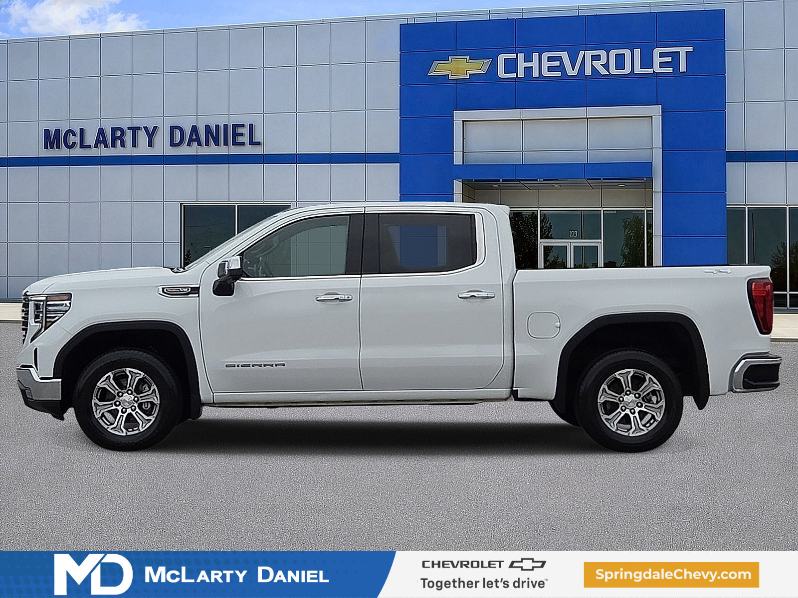 Certified 2025 GMC Sierra 1500 SLT AWD/4WD image 3