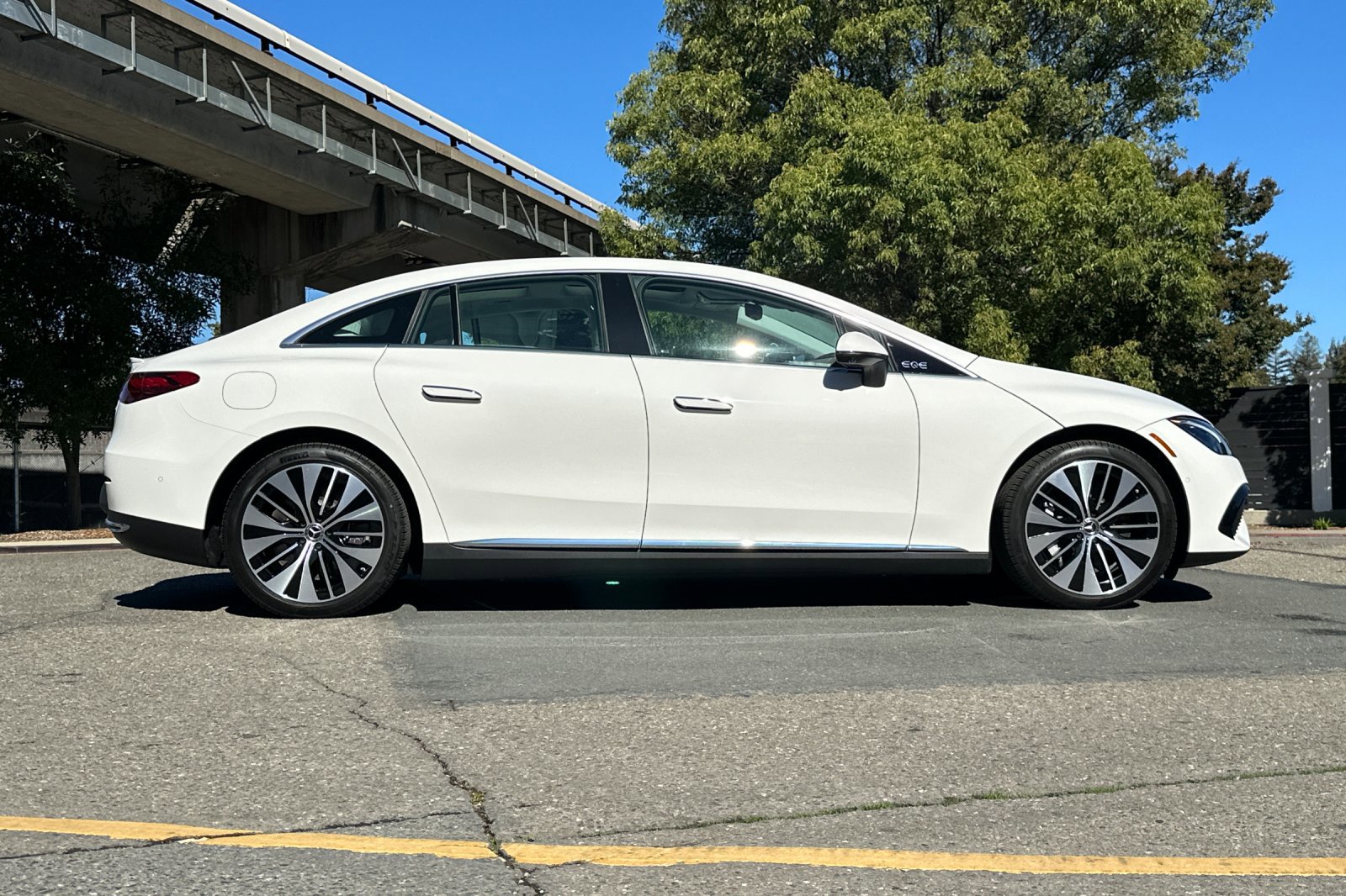 New 2025 Mercedes-Benz EQE 350+ 4MATIC Sedan image 6