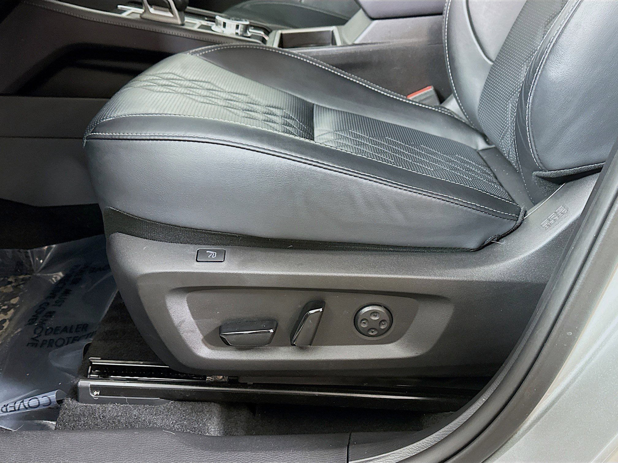 Used 2025 Mitsubishi Outlander SEL image 37