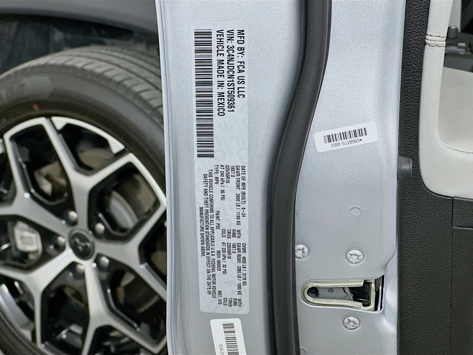 Used 2025 Jeep Compass Limited image 12