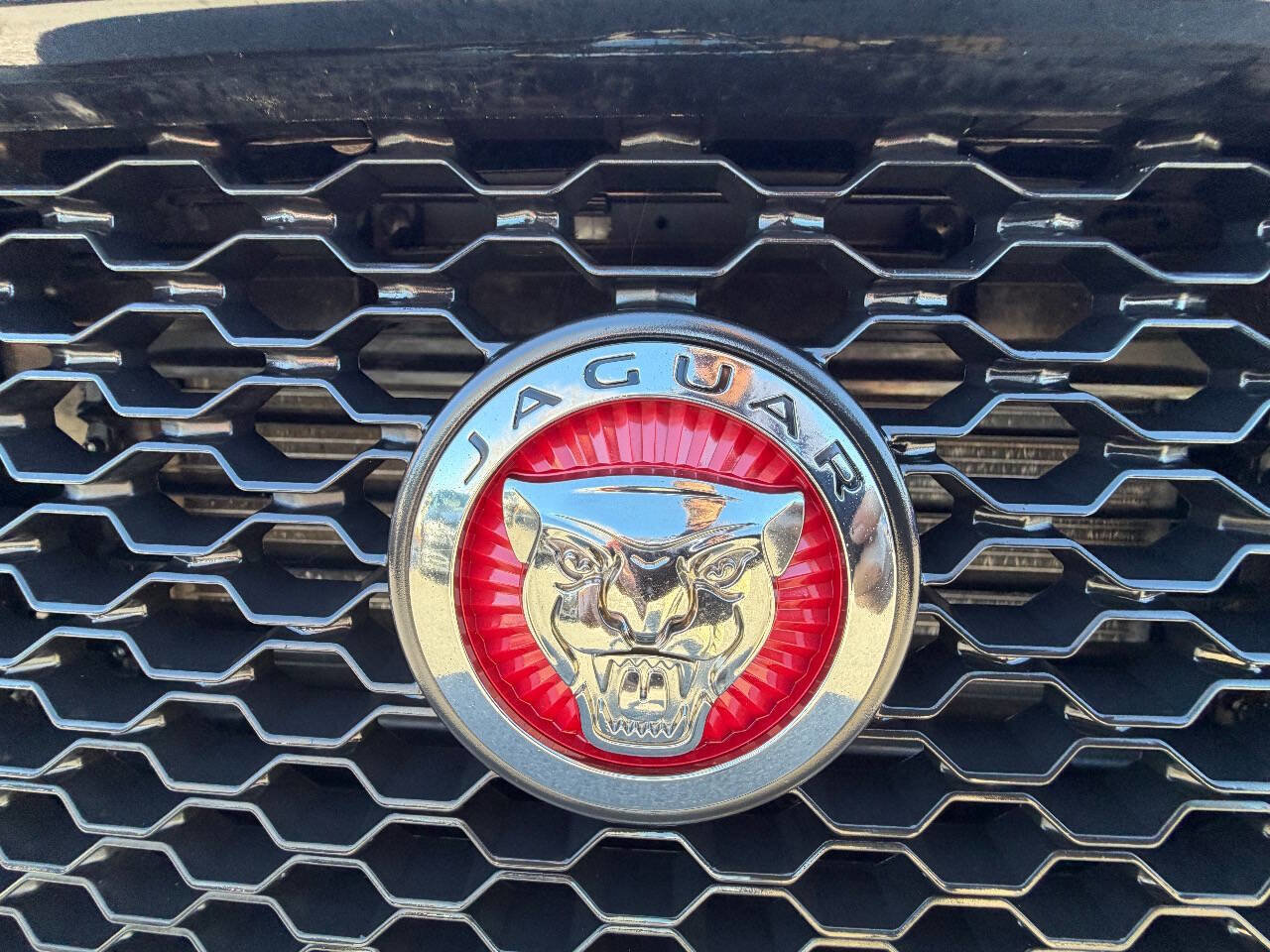 Used 2020 Jaguar F-PACE S image 11