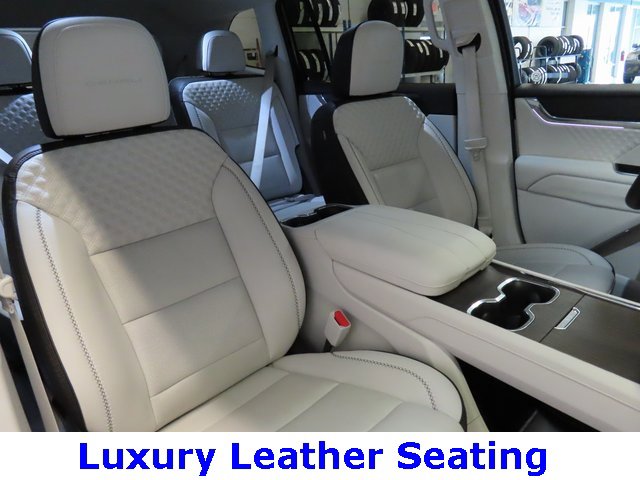 Used 2024 GMC Acadia Denali image 7