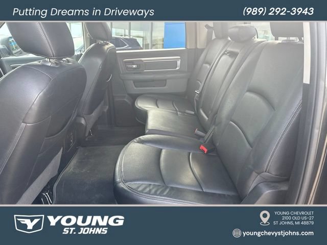Used 2018 RAM 1500 Classic SLT w/ SLT Plus D←cor Group AWD/4WD image 32