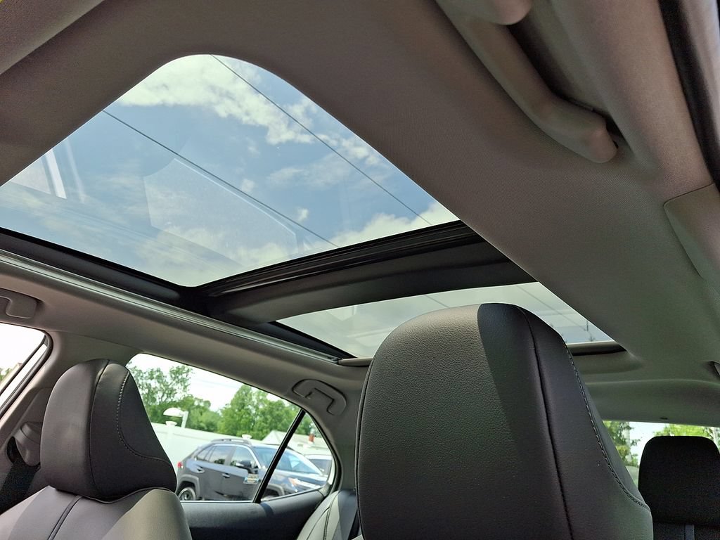 Certified 2022 Toyota Camry XLE AWD/4WD image 16