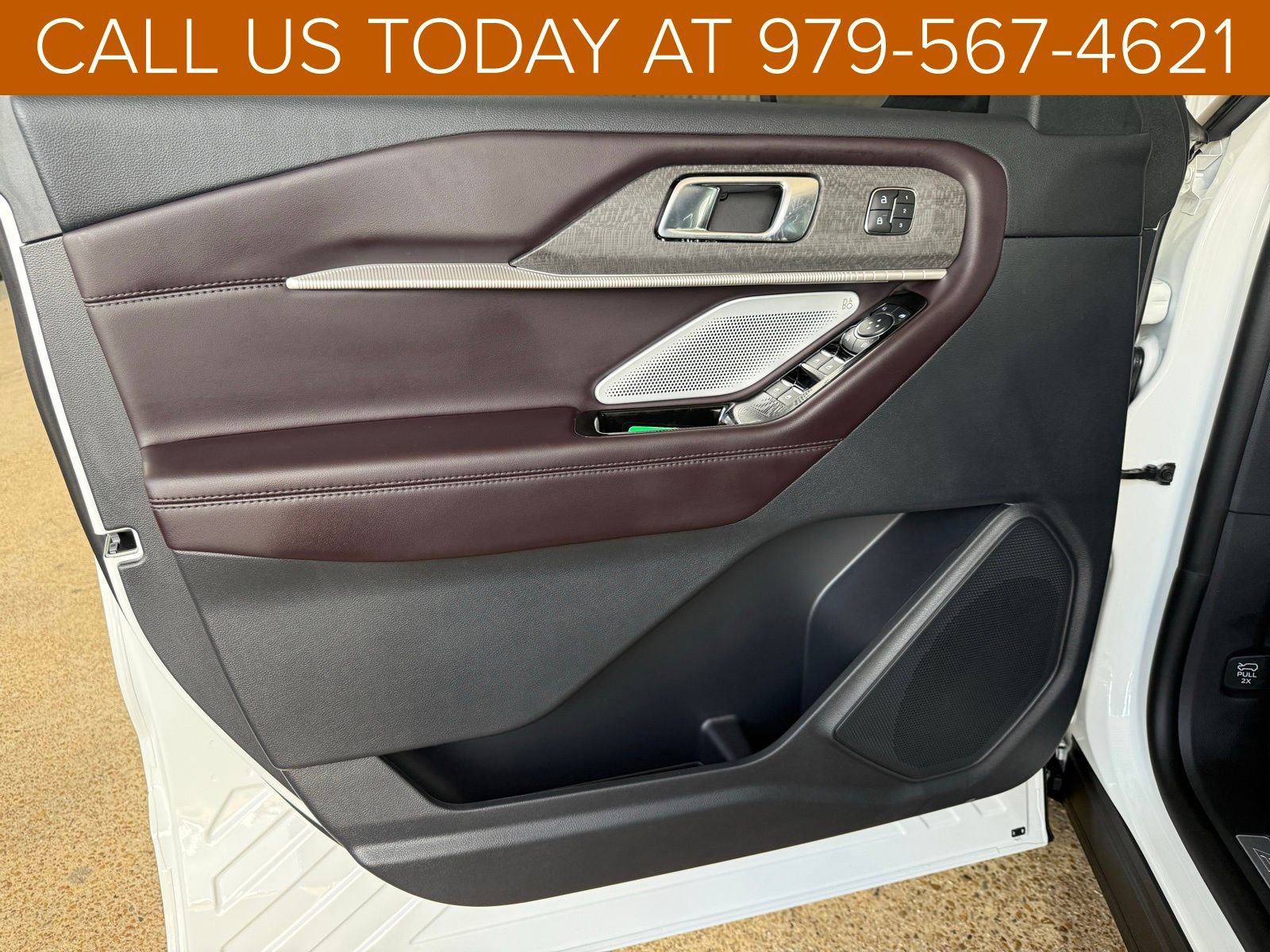 New 2025 Ford Explorer Platinum image 6