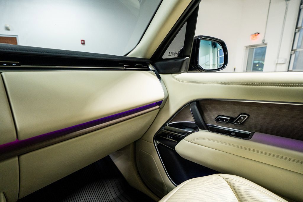 Used 2024 Land Rover Range Rover SE image 46