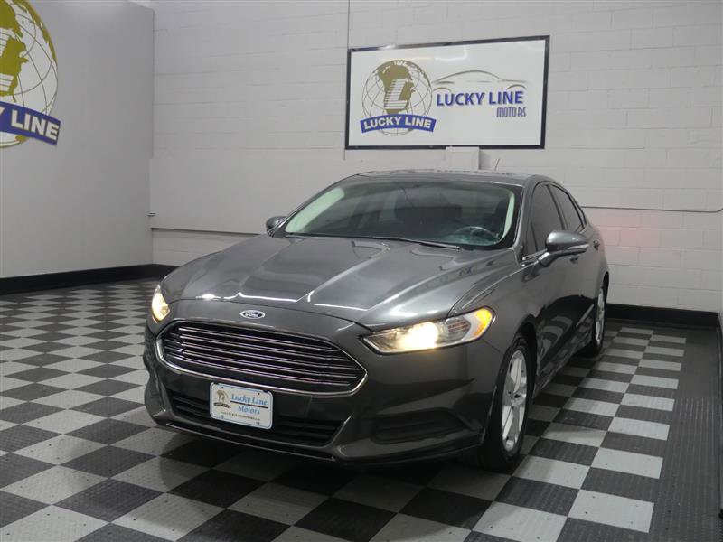 Used 2016 Ford Fusion SE image 4