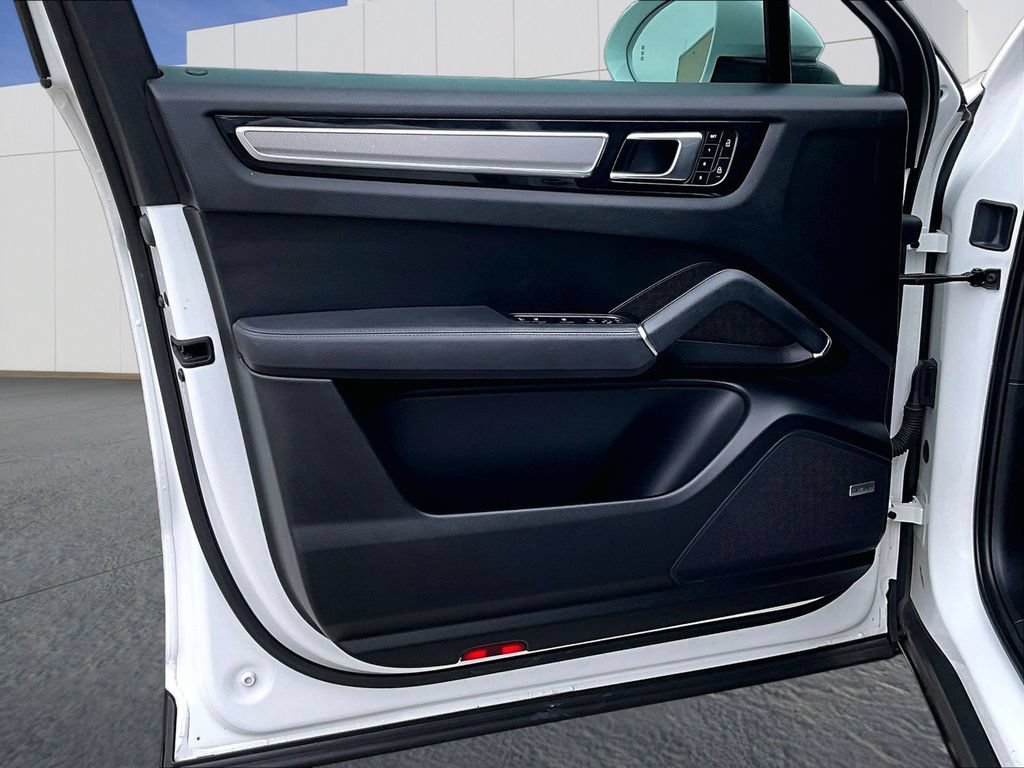 Certified 2023 Porsche Cayenne Platinum Edition AWD/4WD image 19