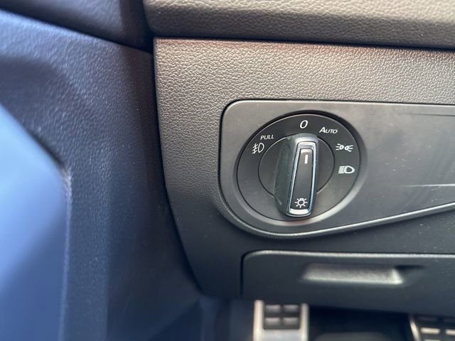 Used 2021 Volkswagen Tiguan SEL Premium R-Line image 22