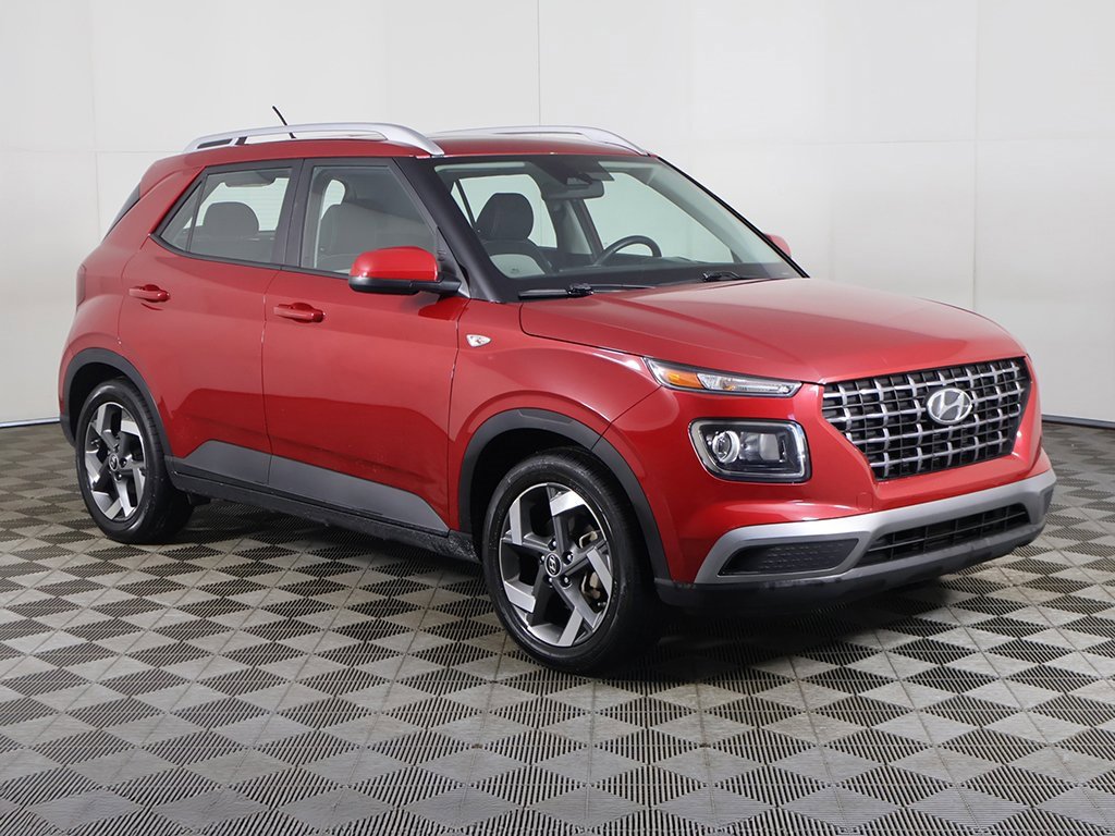 Used 2023 Hyundai Venue SEL image 2