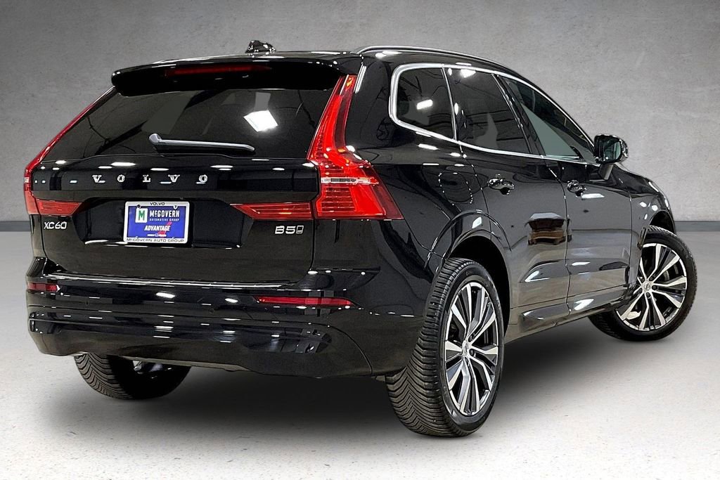 Used 2022 Volvo XC60 B5 Momentum w/ Climate Package image 6