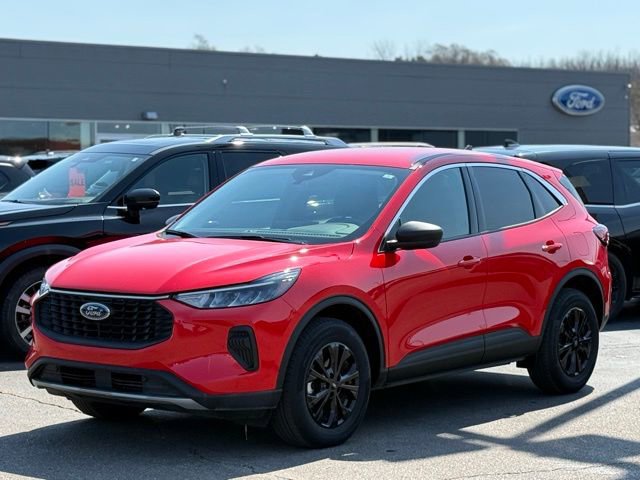 Used 2024 Ford Escape Active w/ Tech Pack #1 AWD/4WD image 32