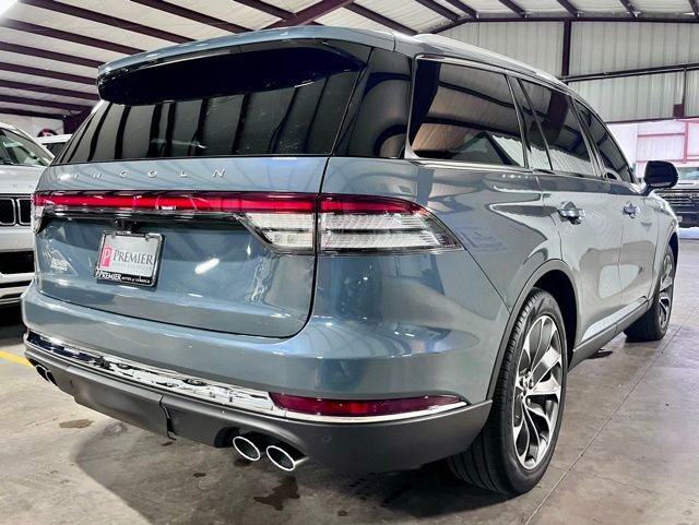 Used 2025 Lincoln Aviator Reserve w/ Illumination Package RWD image 3