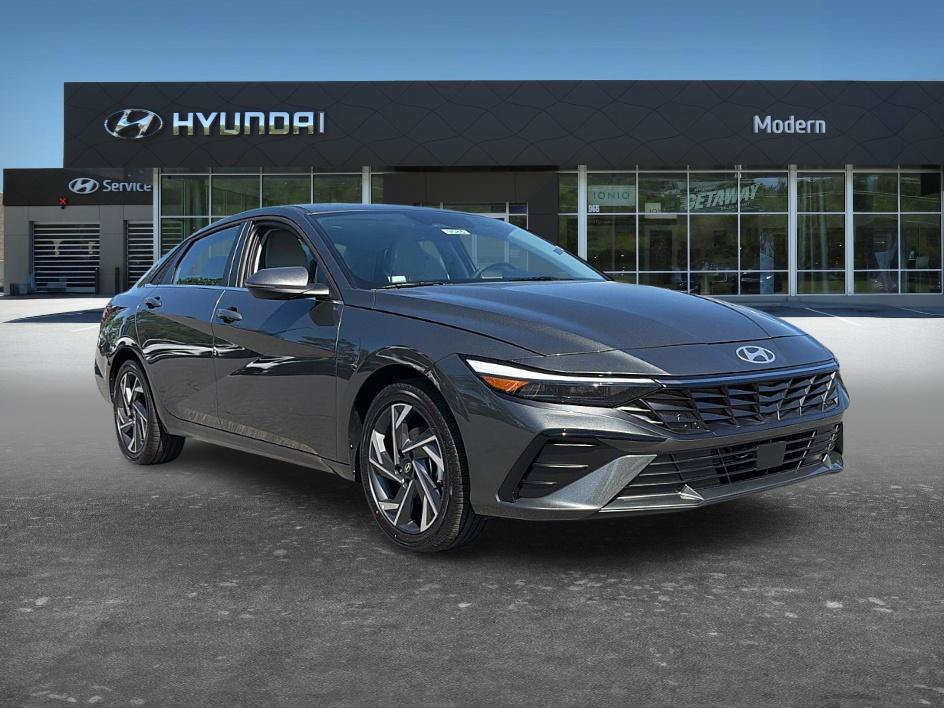 New 2026 Hyundai Elantra Limited FWD image 2