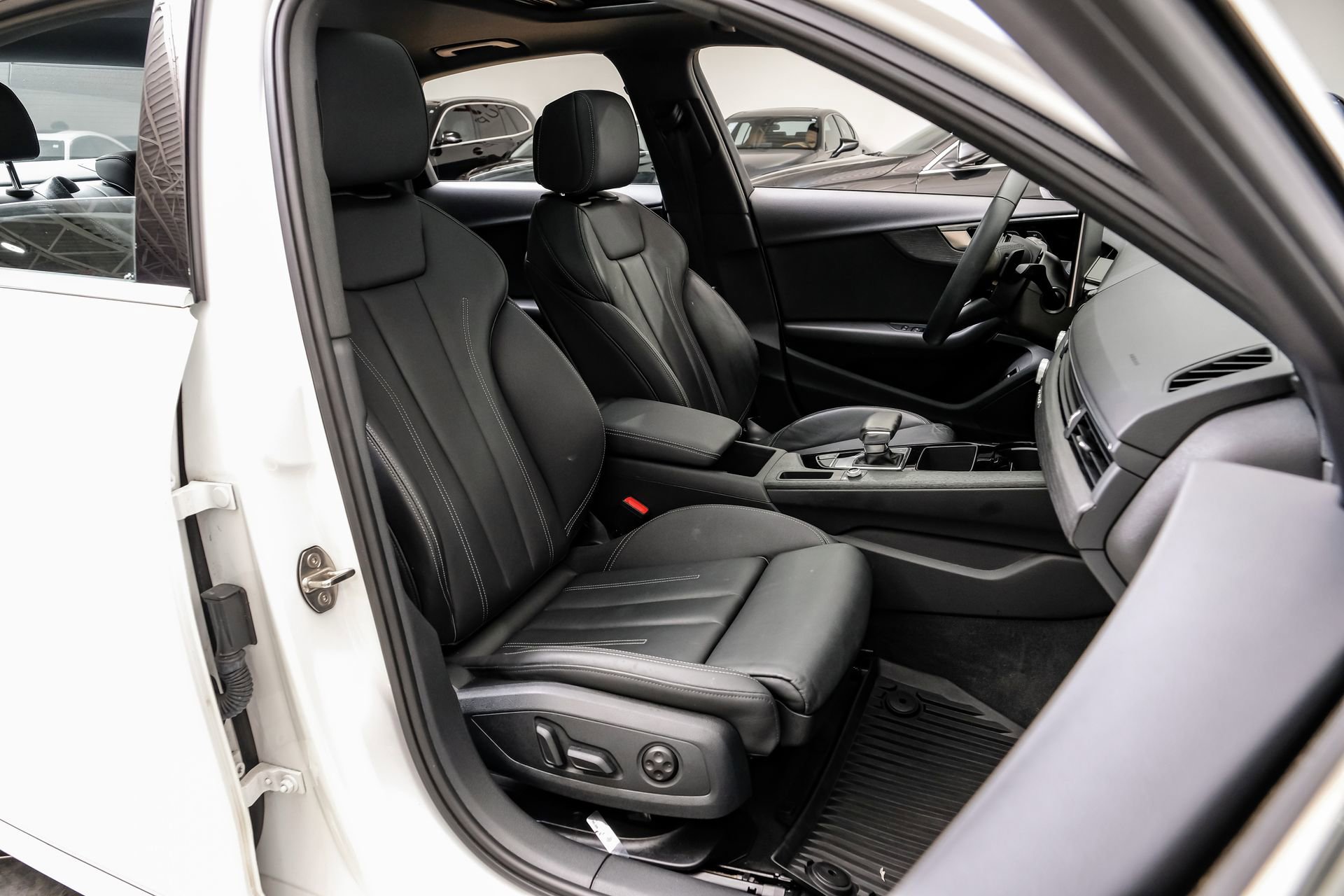 Used 2023 Audi A4 2.0T Premium w/ Convenience Package image 38
